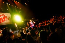 「コレサワ ワンマンツアー2018『コレでショー』～ファイナルはここでしょ～」の様子。（撮影：小坂茂雄）