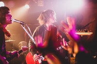 「ア・ル・カ・ラ ワンマンライブ『そう BOY NEXT DOOR きたか』」の様子。