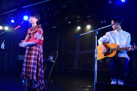 「原田珠々華 ワンマンライブ～Acoustic Set～ 『title』」の様子。