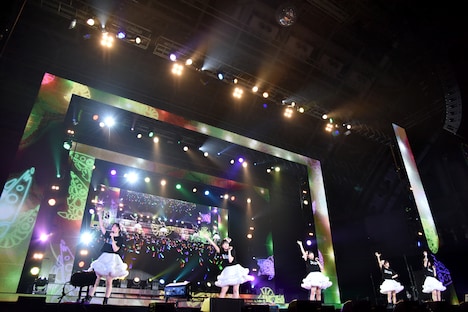 私立恵比寿中学「クリスマス大学芸会2018  DAY3  『スペシャルロイヤルケーキ』」の様子。