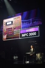 KREVA「KREVA完全1人ツアー 2018」福岡・Zepp Fukuoka公演の様子。（写真提供：ビクターエンタテインメント）