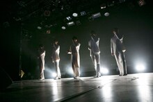 CUBERS「CUBERS Xmas Special Live Show～今君に降り積もれ White Snow～」の様子。(c)CUBERS