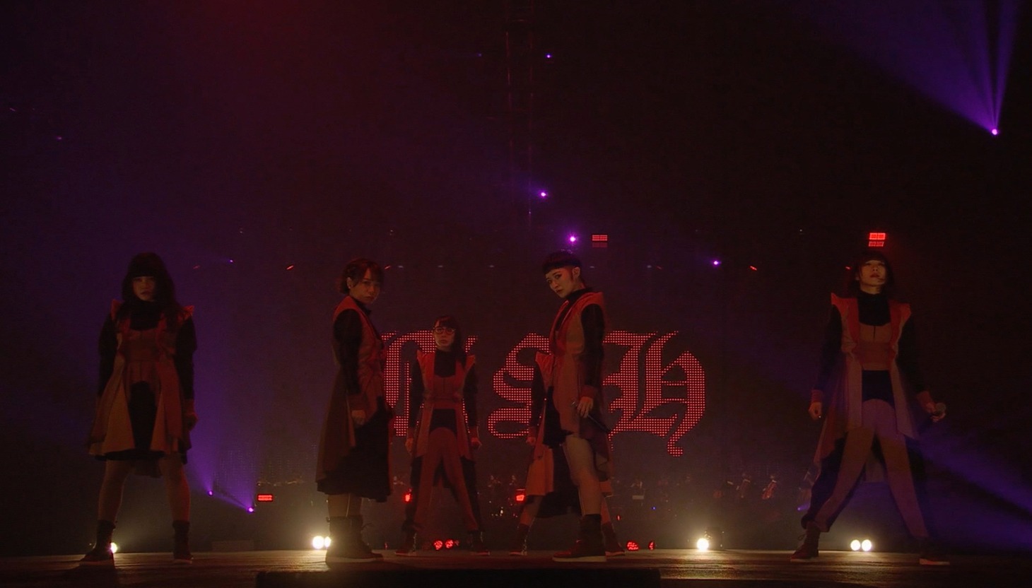 BiSH「stereo future」ライブ映像より。