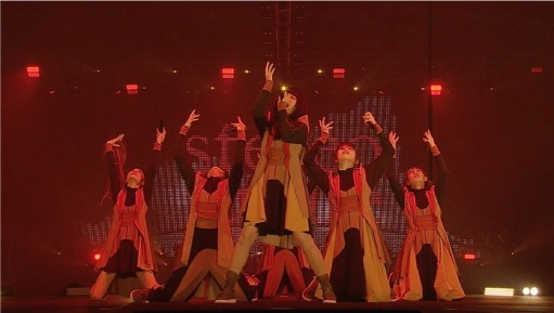 BiSH「stereo future」ライブ映像より。