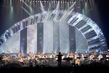 ももいろクローバーZ「ももいろクリスマス2018 DIAMOND PHILHARMONY -The Real Deal-」12月25日公演の様子。（Photo by HAJIME KAMIIISAKA＋Z）