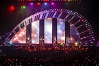 ももいろクローバーZ「ももいろクリスマス2018 DIAMOND PHILHARMONY -The Real Deal-」12月25日公演の様子。（Photo by HAJIME KAMIIISAKA＋Z）