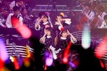 ももいろクローバーZ「ももいろクリスマス2018 DIAMOND PHILHARMONY -The Real Deal-」12月25日公演の様子。（Photo by HAJIME KAMIIISAKA＋Z）