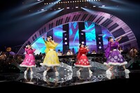 ももいろクローバーZ「ももいろクリスマス2018 DIAMOND PHILHARMONY -The Real Deal-」12月25日公演の様子。（Photo by HAJIME KAMIIISAKA＋Z）