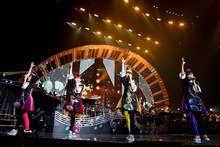 ももいろクローバーZ「ももいろクリスマス2018 DIAMOND PHILHARMONY -The Real Deal-」12月25日公演の様子。（Photo by HAJIME KAMIIISAKA＋Z）