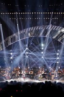 ももいろクローバーZ「ももいろクリスマス2018 DIAMOND PHILHARMONY -The Real Deal-」12月25日公演の様子。（Photo by HAJIME KAMIIISAKA＋Z）