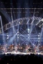 ももいろクローバーZ「ももいろクリスマス2018 DIAMOND PHILHARMONY -The Real Deal-」12月25日公演の様子。（Photo by HAJIME KAMIIISAKA＋Z）