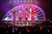 ももいろクローバーZ「ももいろクリスマス2018 DIAMOND PHILHARMONY -The Real Deal-」12月25日公演の様子。（Photo by HAJIME KAMIIISAKA＋Z）