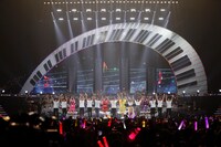 ももいろクローバーZ「ももいろクリスマス2018 DIAMOND PHILHARMONY -The Real Deal-」12月25日公演の様子。（Photo by HAJIME KAMIIISAKA＋Z）