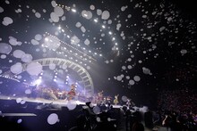 ももいろクローバーZ「ももいろクリスマス2018 DIAMOND PHILHARMONY -The Real Deal-」12月25日公演の様子。（Photo by HAJIME KAMIIISAKA＋Z）