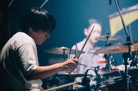 佐久間裕太（Dr）（撮影：廣田達也）