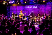 TAKURO「GLAY TAKURO Solo Live 平成最後のTAKUROとChristmas 2018 ~Journey without a map 2018~」の様子。(撮影:岡田裕介)