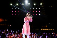 花澤香菜「2019 BTVユニバーサル年越し雪と氷の祭典」収録時の様子。（写真提供：SACRA MUSIC）