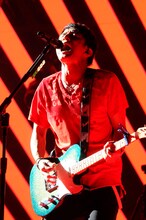 桜井和寿（Vo, G）（撮影：渡部伸 / 写真は神奈川・横浜アリーナ公演時のもの）