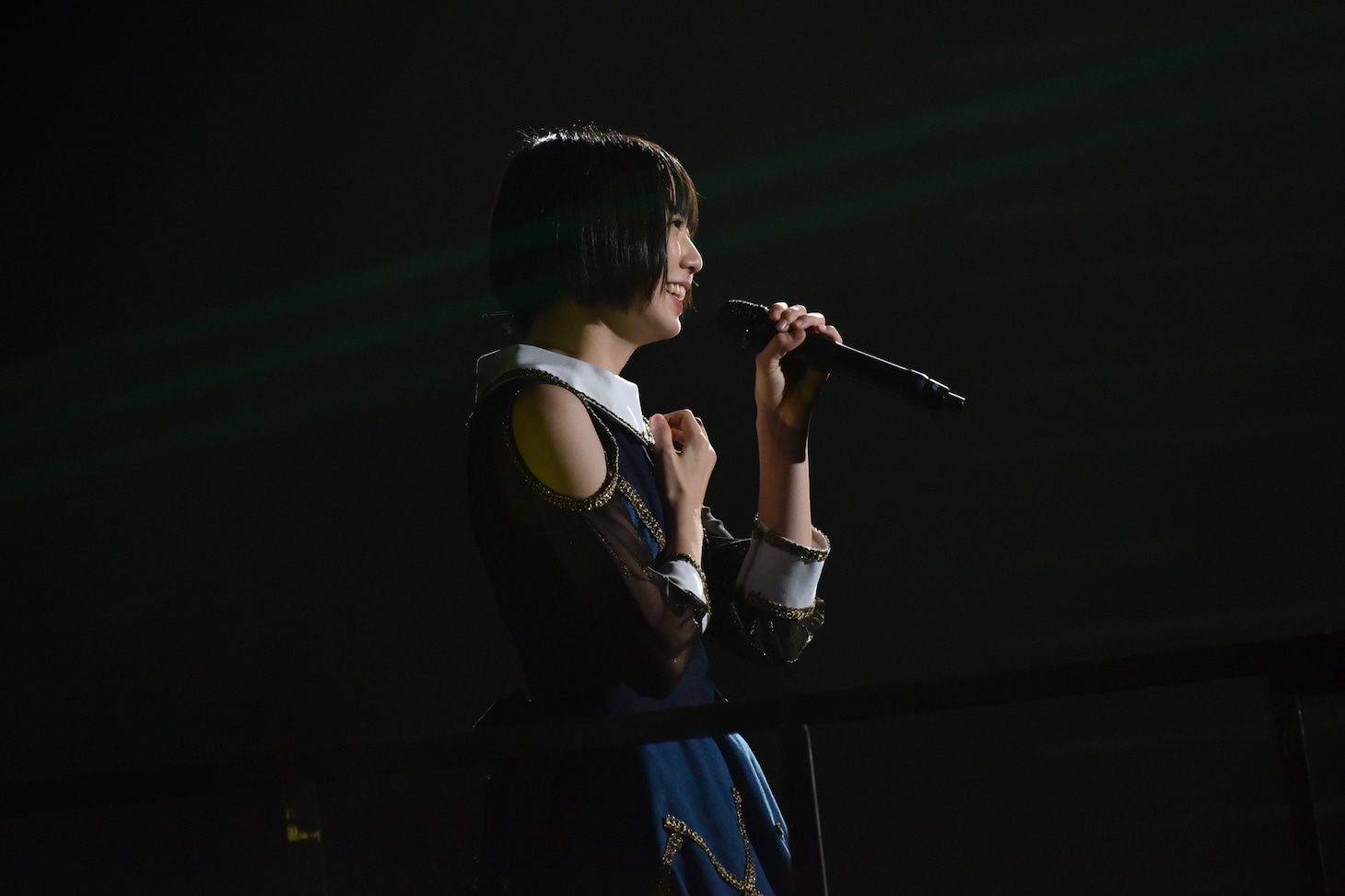安本彩花