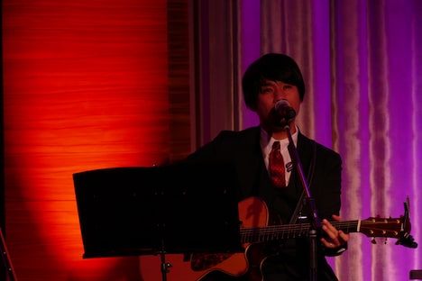 吉田結威（G, Vo）