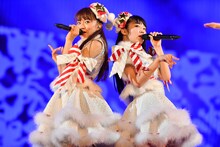 左から星名美怜、柏木ひなた。