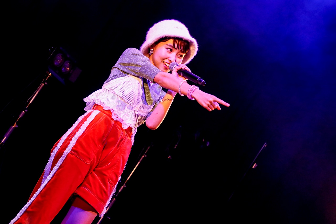 内山あみ（撮影：小坂茂雄）
