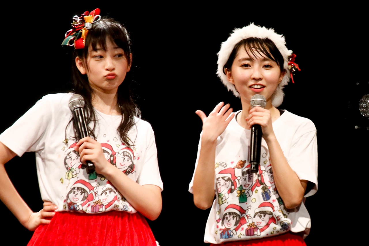 左から高井千帆、内山あみ。（撮影：小坂茂雄）