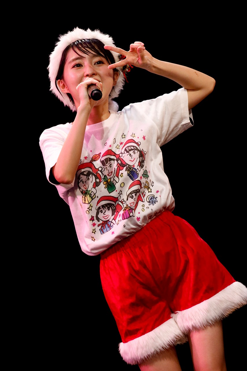 内山あみ（撮影：小坂茂雄）