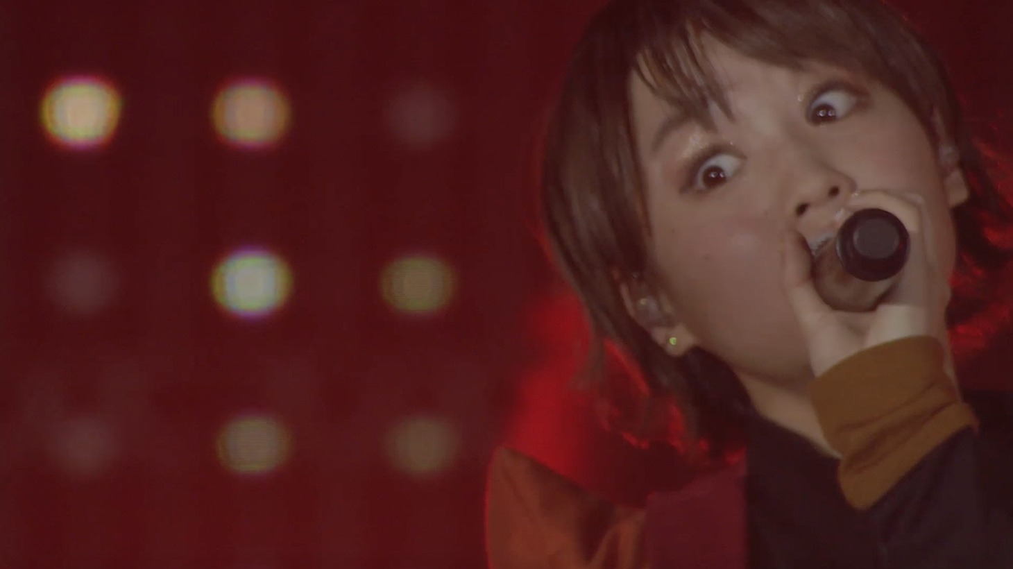 「BiSH / NON TiE-UP [BRiNG iCiNG SHiT HORSE TOUR FiNAL "THE NUDE"]@幕張メッセ9.10.11ホール」のワンシーン。