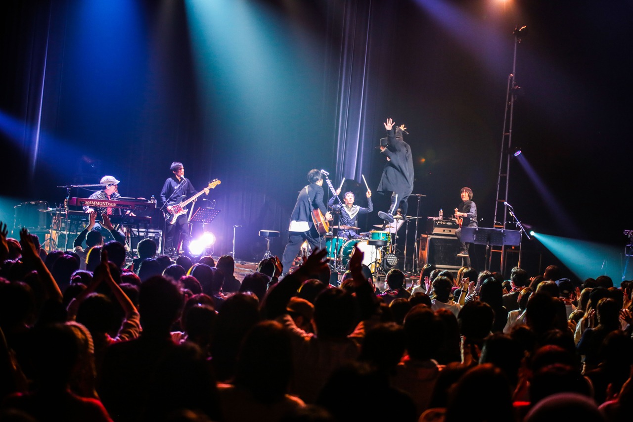 吉田山田「吉田山田ツアー2018 ＜Band Set＞」最終公演の様子。（撮影：松本いづみ）