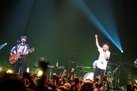 吉田山田（撮影：松本いづみ）