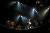 吉田山田「吉田山田ツアー2018 ＜Band Set＞」最終公演の様子。（撮影：松本いづみ）