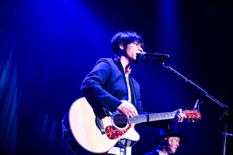 吉田結威（G, Vo）（撮影：松本いづみ）