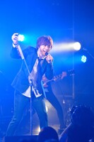 岸洋佑（提供：日本コロムビア）