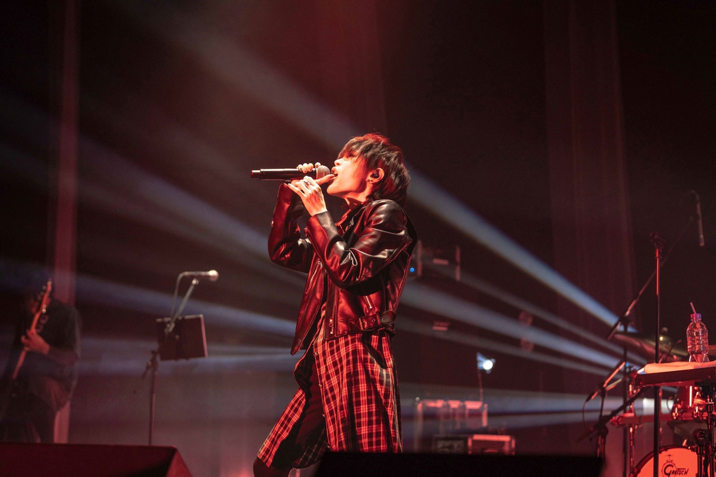 12月22日の東京・AiiA Theater Tokyo公演の様子。