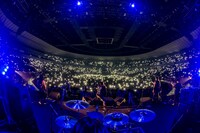 Crystal Lakeのライブの様子。（Photo by TAKASHI KONUMA）