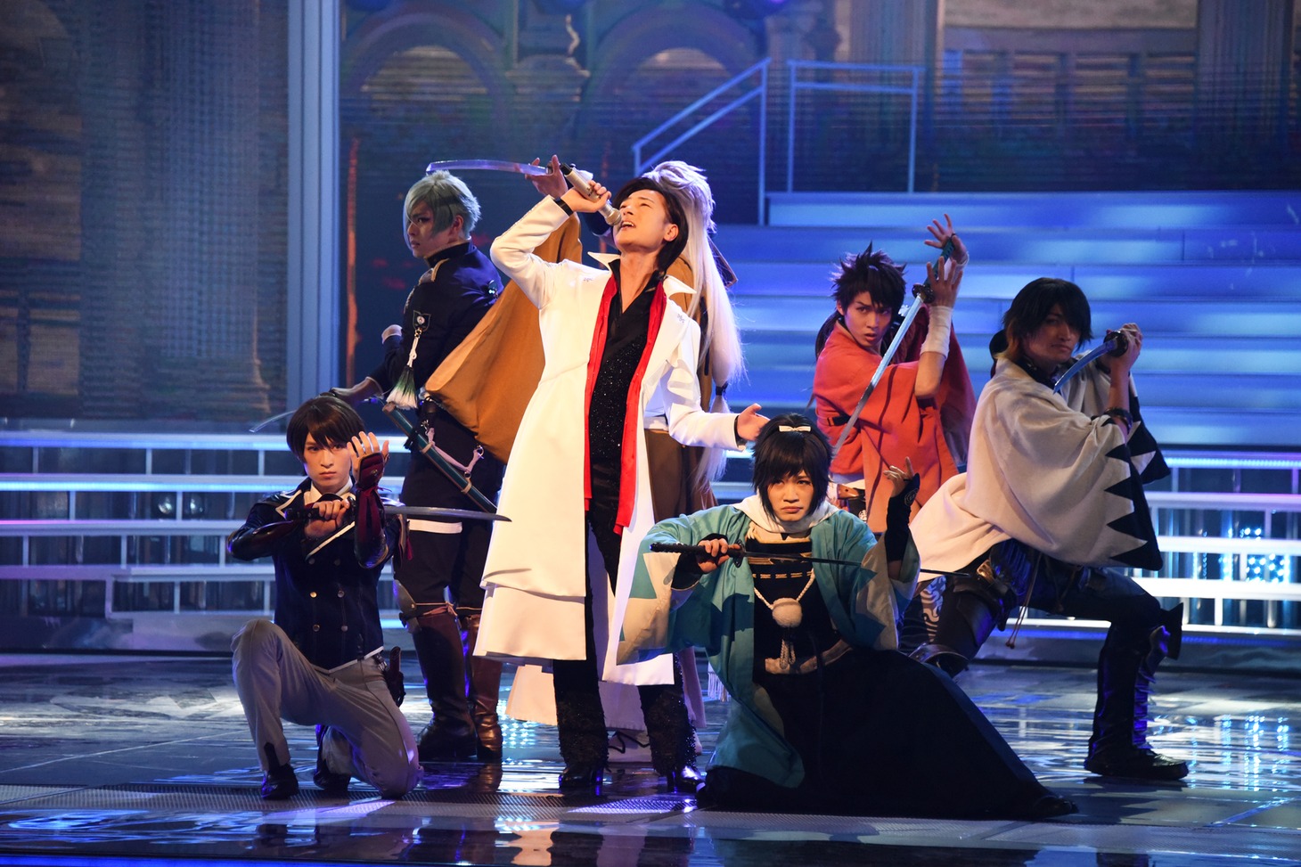 山内惠介と刀剣男士の音合わせの様子。