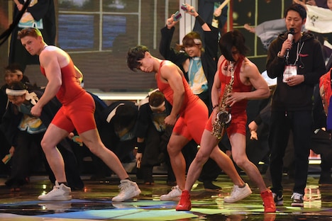 天童よしみの音合わせの様子。