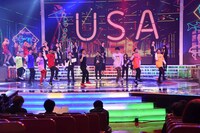 DA PUMPと内村光良の音合わせの様子。