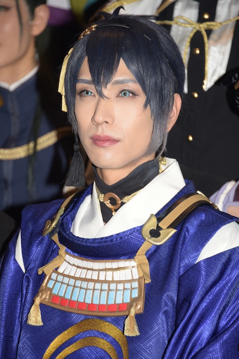 黒羽麻璃央演じる三日月宗近。