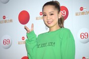 西野カナ、紅白衣装はシルエットに注目のザ・ドレス!30代の目標は南米旅行
