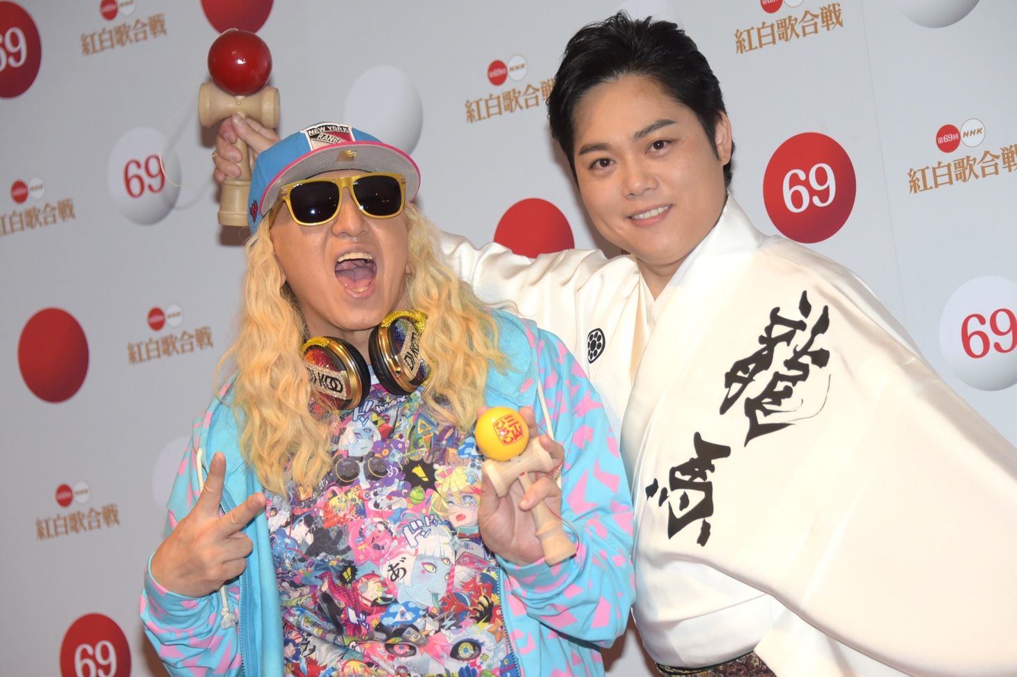 DJ KOOと三山ひろし。
