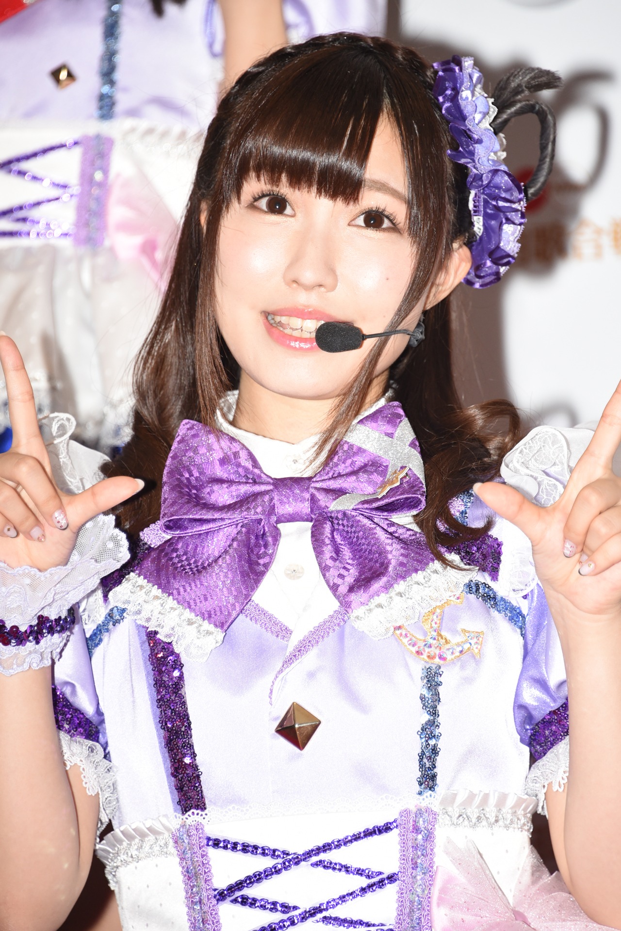 小原鞠莉役の鈴木愛奈。