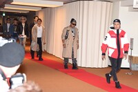 レッドカーペットを歩く三代目 J Soul Brothers from EXILE TRIBE。