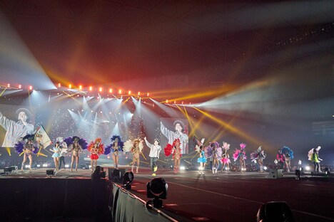 「ナオト・インティライミ ドーム公演2018~4万人でオマットゥリ!年の瀬、みんなで、しゃっちほこ!@ナゴヤドーム~」の様子。(撮影:新澤和久)