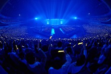 「ナオト・インティライミ ドーム公演2018～4万人でオマットゥリ！年の瀬、みんなで、しゃっちほこ！＠ナゴヤドーム～」の様子。（撮影：新澤和久）