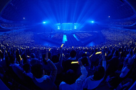 「ナオト・インティライミ ドーム公演2018~4万人でオマットゥリ!年の瀬、みんなで、しゃっちほこ!@ナゴヤドーム~」の様子。(撮影:新澤和久)