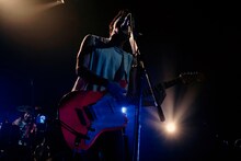 の子（Vo, G）（撮影：山本華）