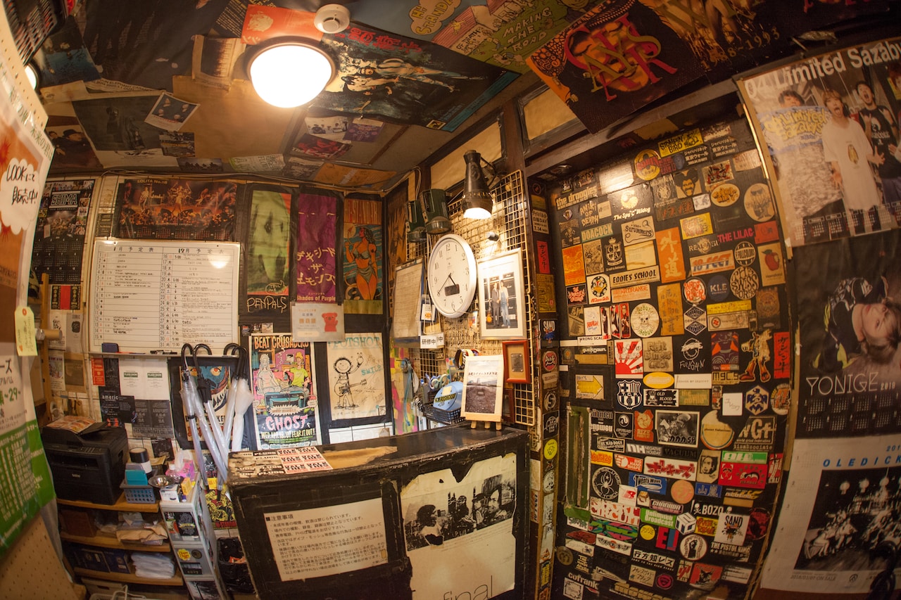 千葉LOOKの受付ブース。