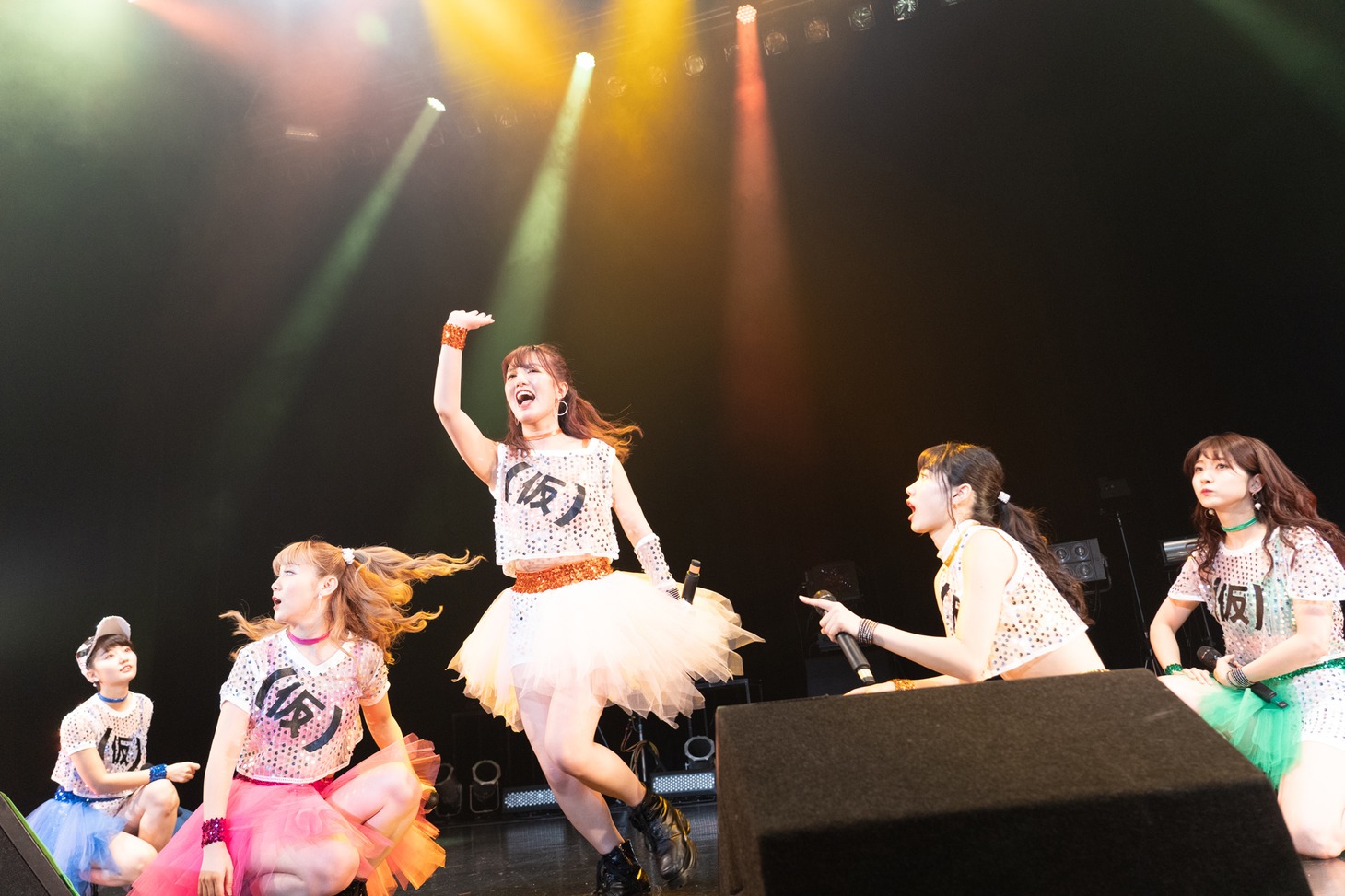 アップアップガールズ（仮）全曲ライブ1部の様子。（撮影：マツオシンジ）